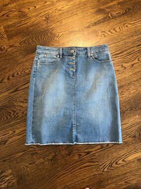Talbots Size 4 Classic Pencil Denim Jean Skirt Button Fly Stretch Modest Length